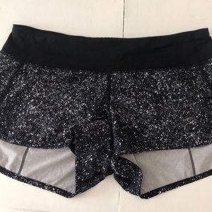 lululemon splatter shorts size 6
